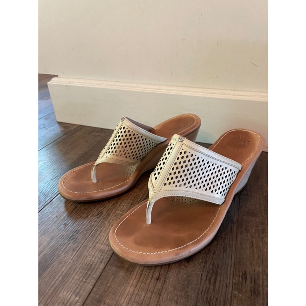 UGG Solena thong sandal, leather over forefoot, canvas (fabric)wrapped wedge 8.5